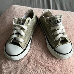 Gray Toddler Coverse All-Stars Size 7